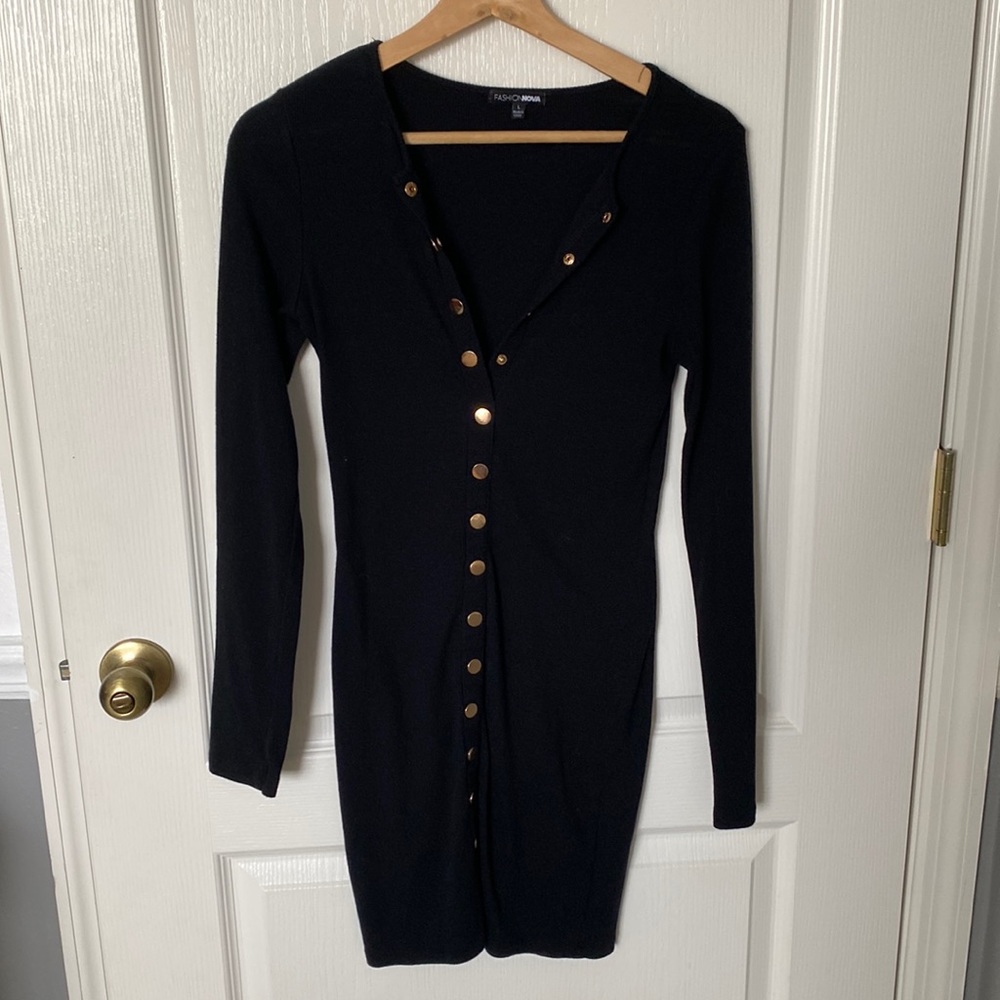 Long sleeve Gold Button Detail.